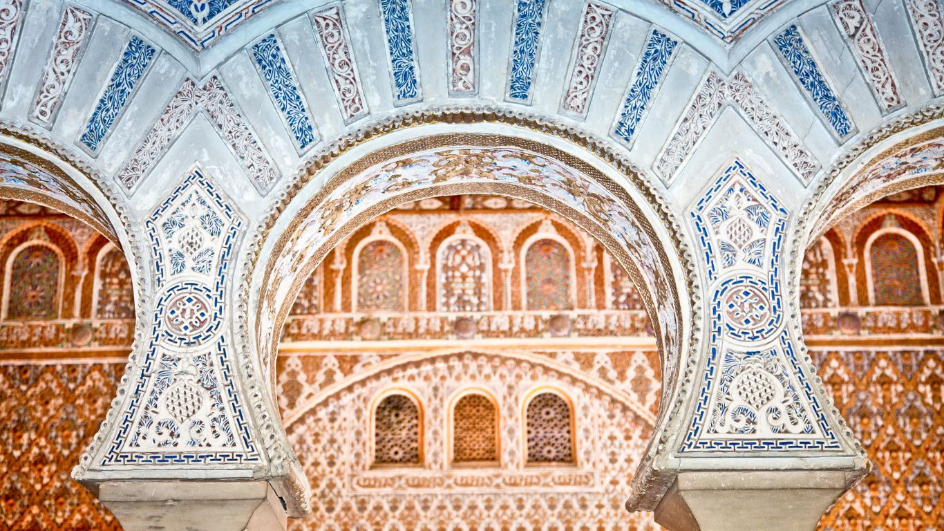 real alcazar di siviglia le ceramiche del giardino delle dame