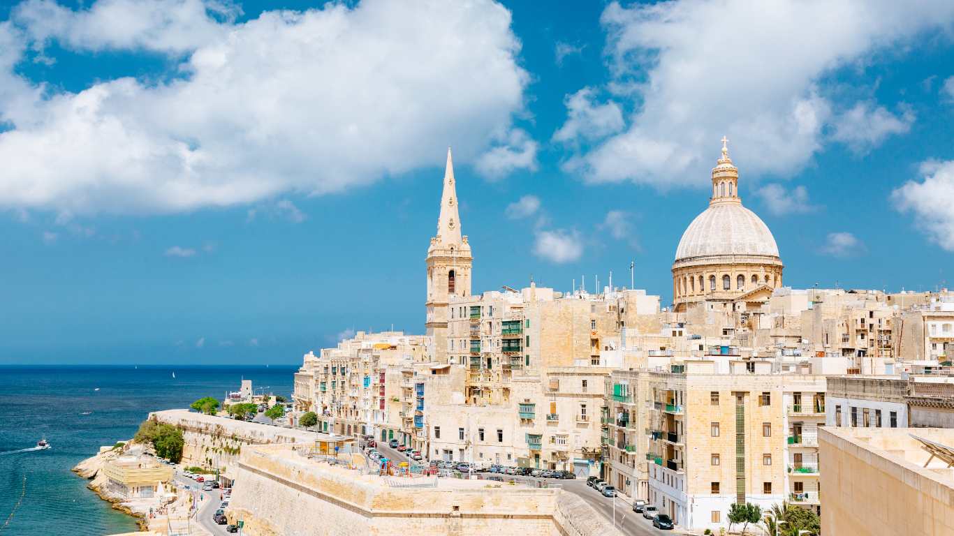 noleggiare un'auto a malta la guida in città