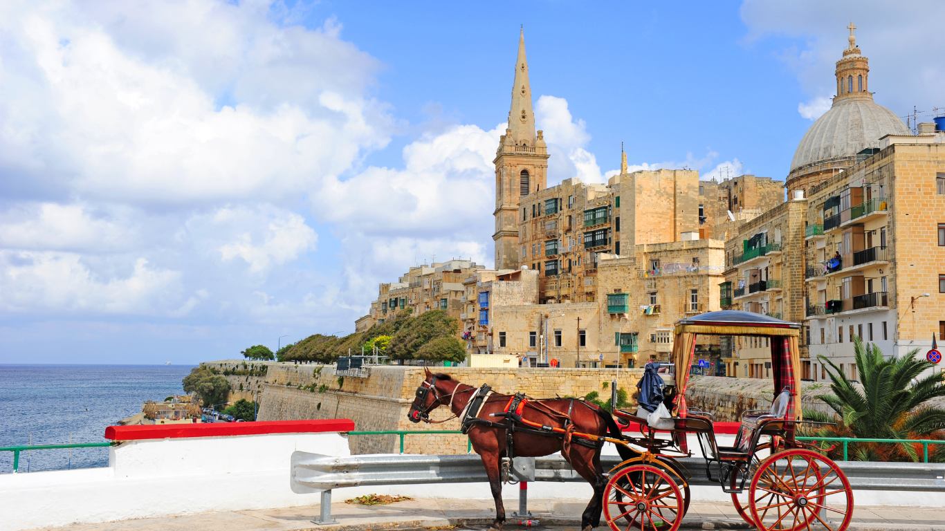 noleggiare un'auto a malta per le strade della capitale