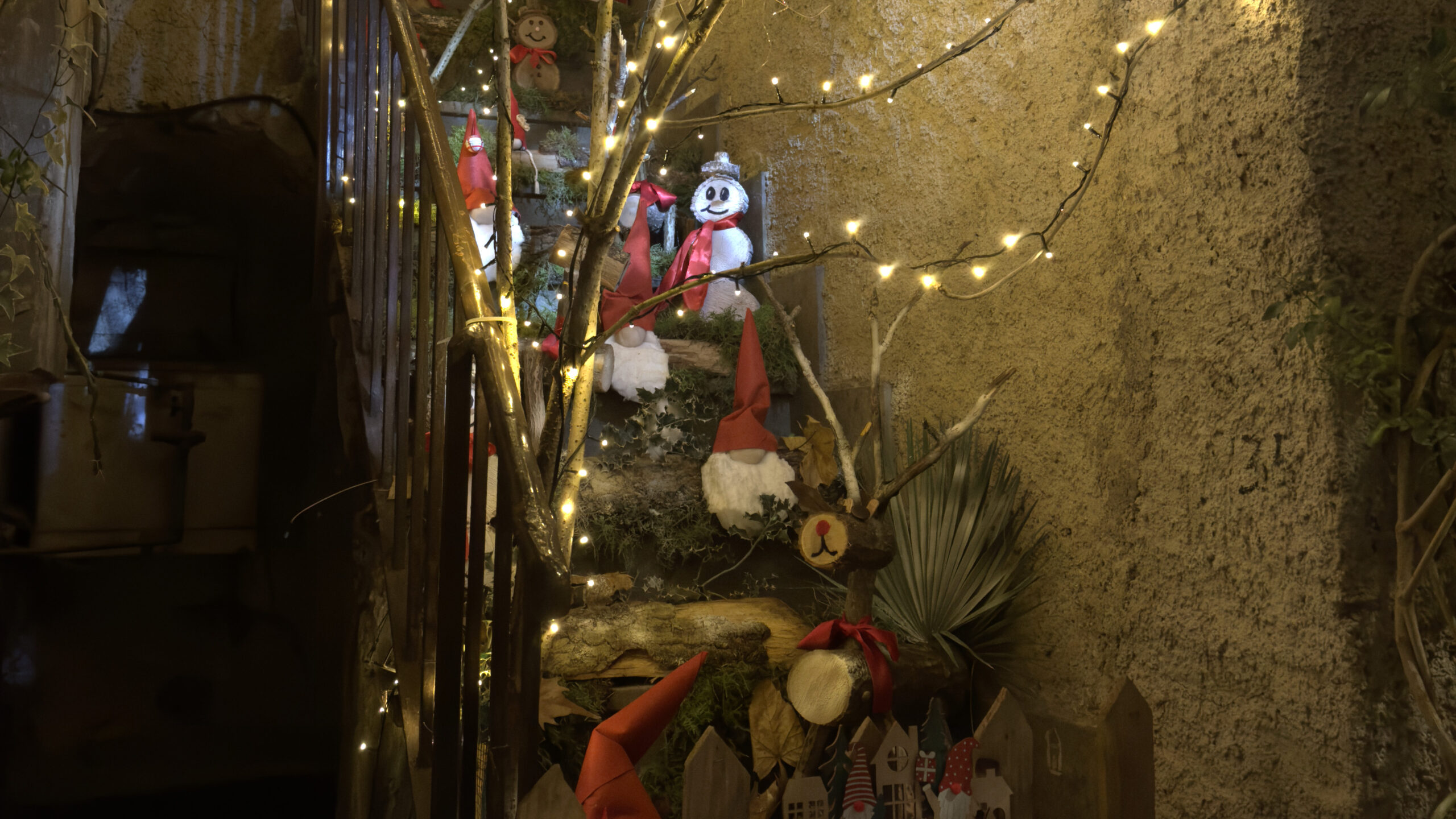 mercatini di natale nei castelli decorazioni lungo le vie dei borghi
