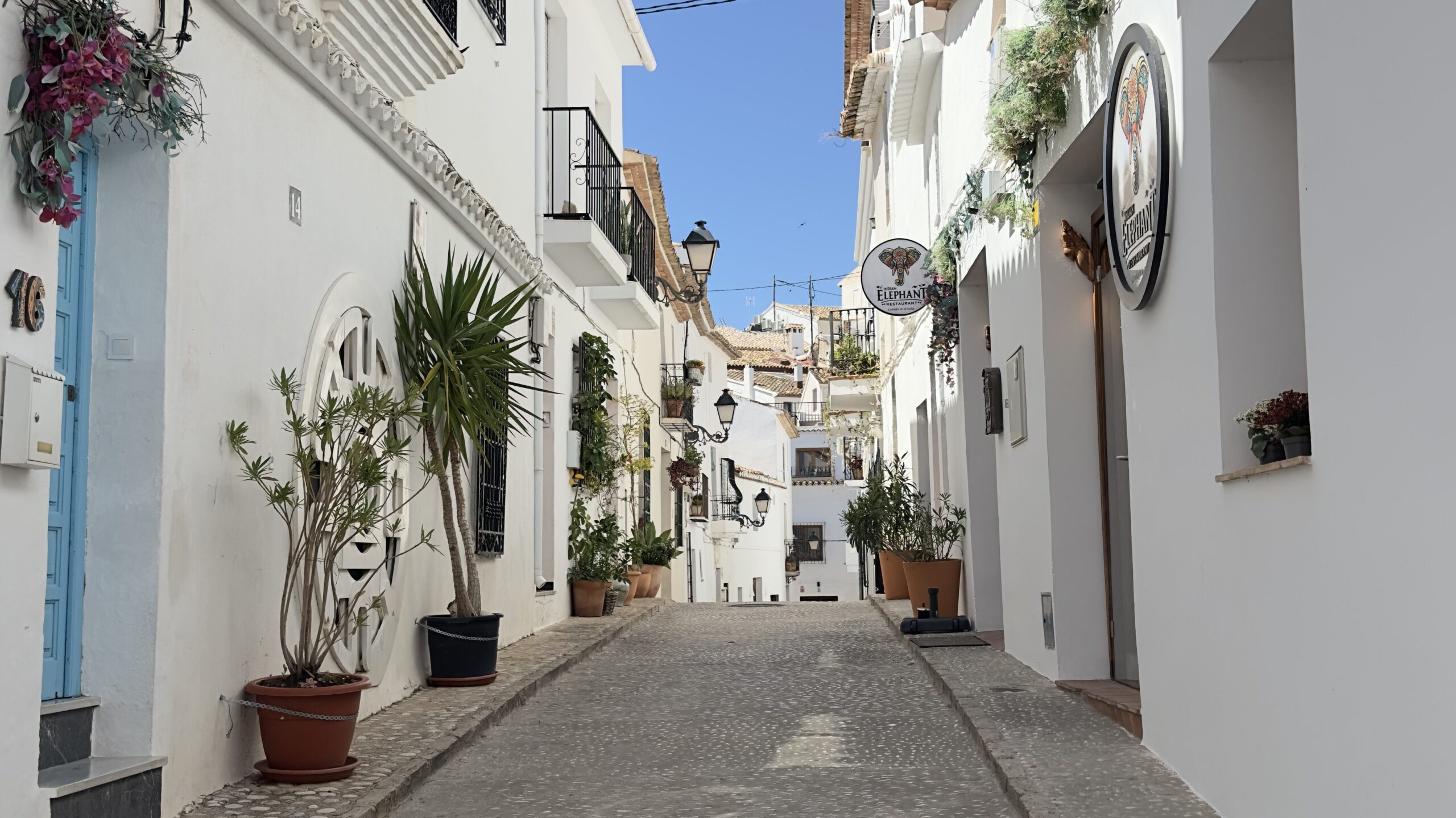 Cosa vedere ad Altea le case bianche del centro storico