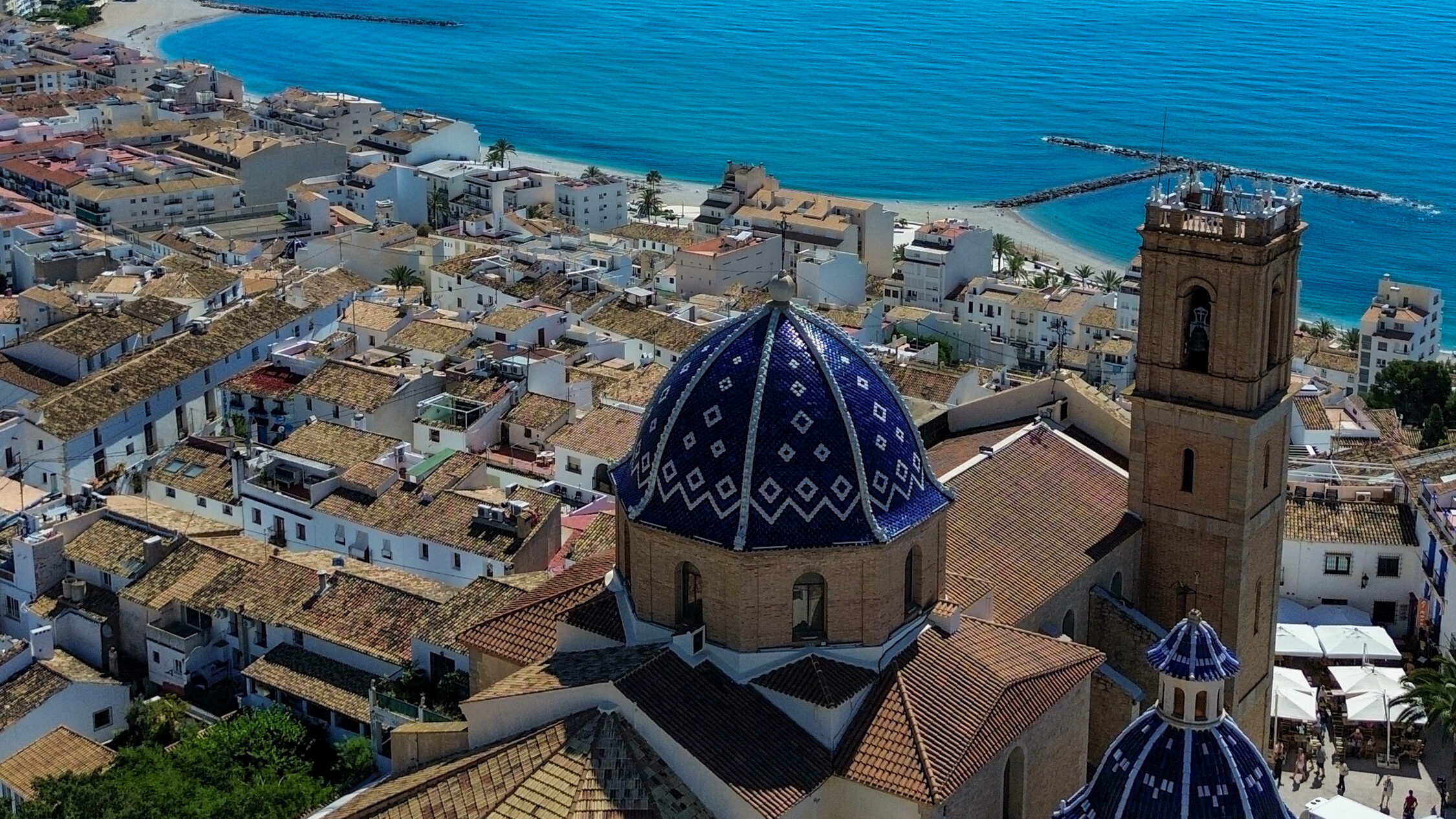 Cosa vedere ad Altea vista delle famose cupole blu dall'alto