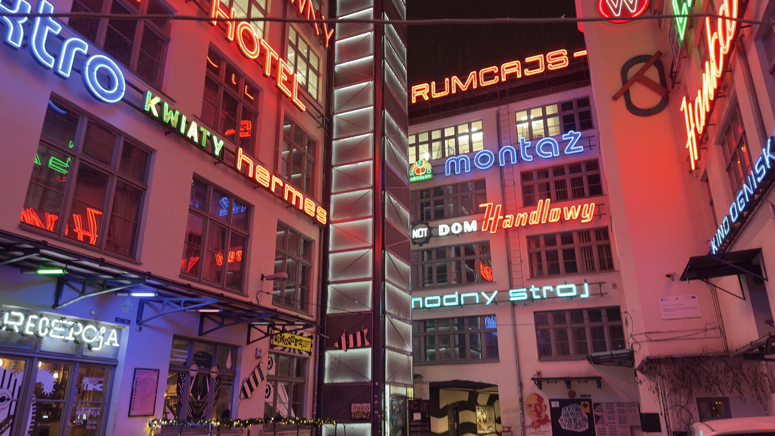 cosa vedere a breslavia la neon side gallery